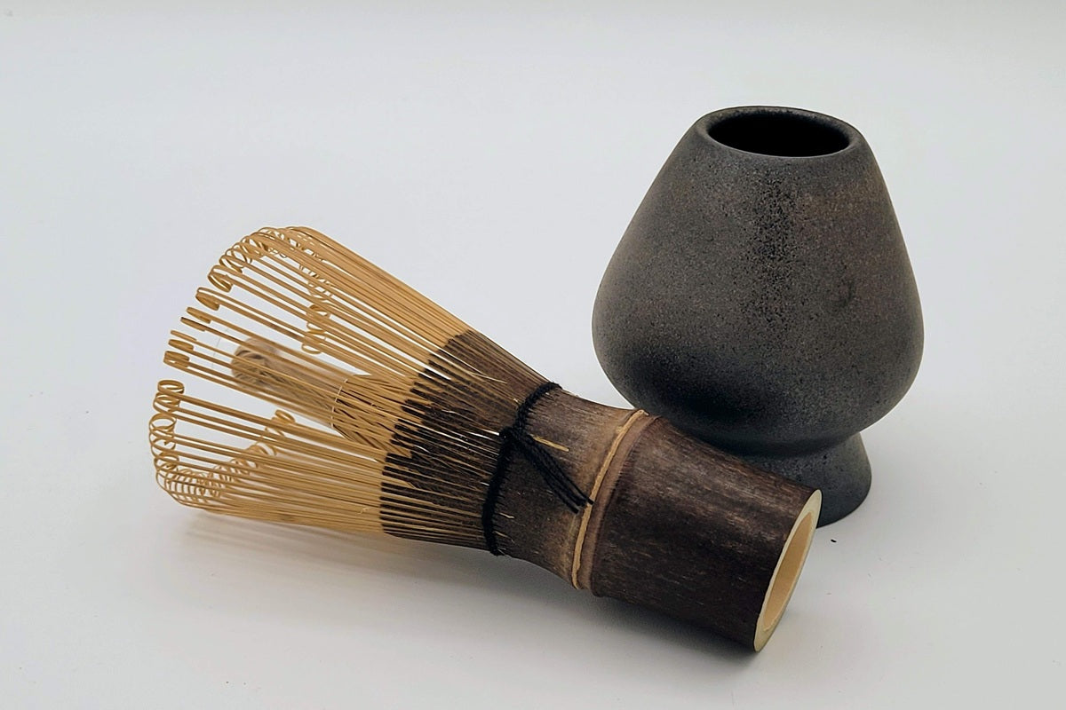Matcha set handgesneden zwarte bamboe wisk klopper (100 tanden) met houder